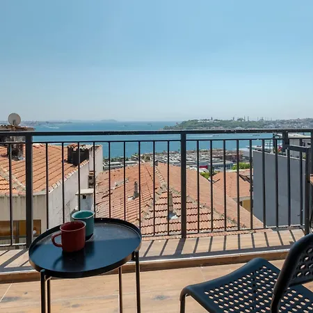 アパート Bosphorus View With 5 Bedrooms And Elevator イスタンブール