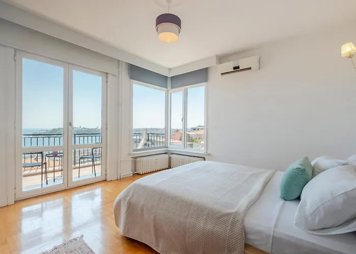 Bosphorus View With 5 Bedrooms And Elevator * Istanboel