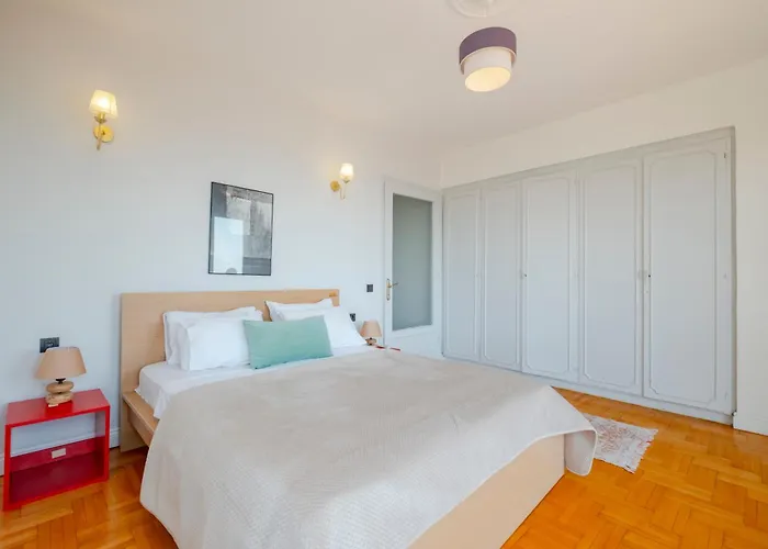 Bosphorus View With 5 Bedrooms And Elevator Appartement Istanboel